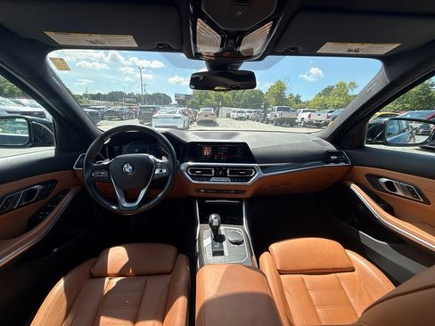Used 2020 BMW 330i Sedan w/ Convenience Package RWD image 9