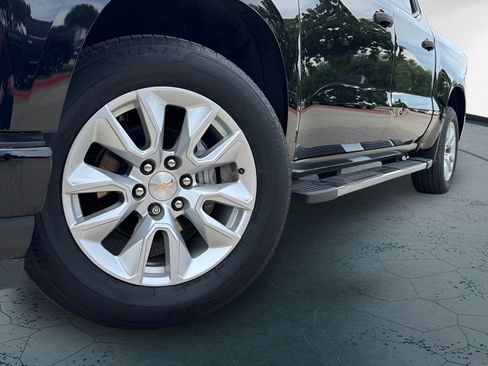 Used 2022 Chevrolet Silverado 1500 Custom w/ LPO, Dark Essentials Package RWD image 2
