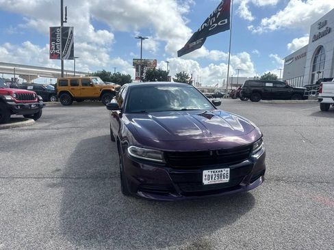 Used 2021 Dodge Charger SXT w/ Blacktop Package RWD image 11