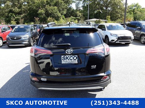 Used 2018 Toyota RAV4 Adventure image 4