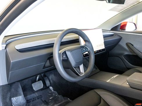 Used 2025 Tesla Model 3 image 17