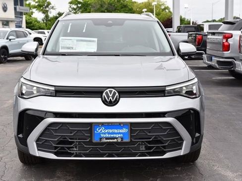 New 2026 Volkswagen Taos SE FWD image 4