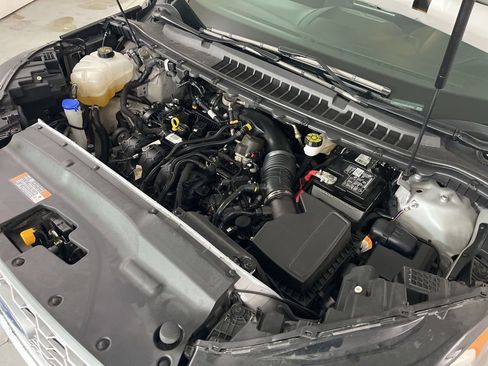 Used 2024 Ford Edge SEL image 11