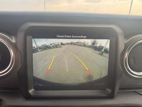 Used 2018 Jeep Wrangler Unlimited Sahara w/ Dual Top Group image 18