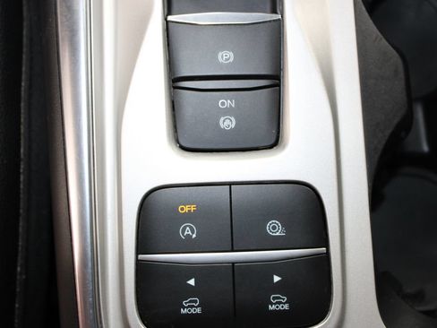 Used 2023 Ford Explorer Limited w/ Limited Technology Package RWD image 57