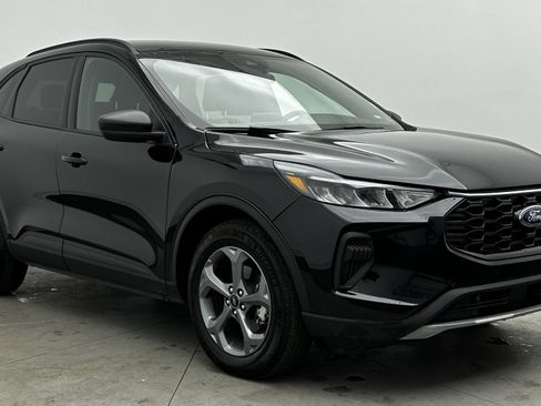 Used 2025 Ford Escape ST-Line image 3