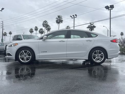 Used 2018 Ford Fusion SE w/ Equipment Group 602A image 3