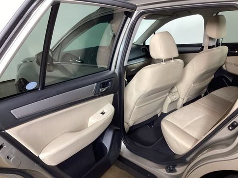 Used 2018 Subaru Outback 2.5i Premium AWD/4WD image 25