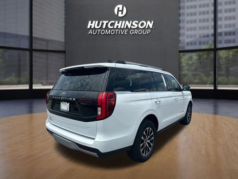 Used 2025 Ford Expedition Platinum AWD/4WD image 7