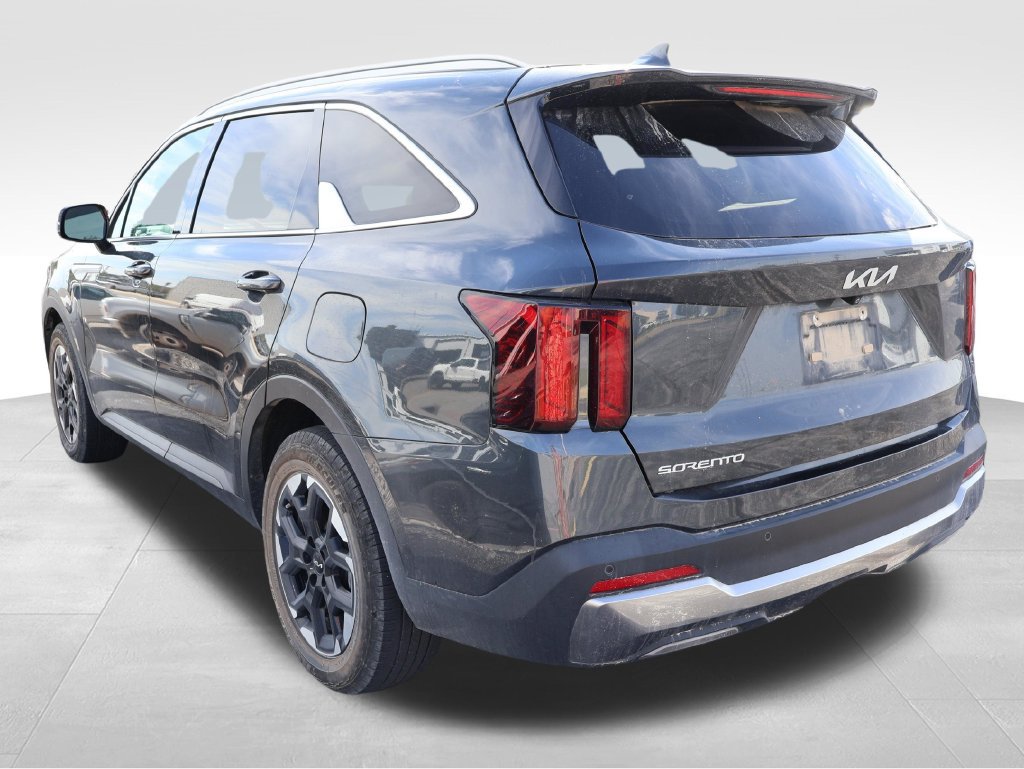 Used 2024 Kia Sorento S w/ Panoramic Sunroof Package FWD image 23