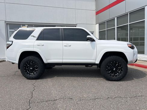 Used 2019 Toyota 4Runner TRD Off-Road Premium AWD/4WD image 8