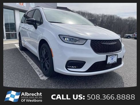 New 2026 Chrysler Pacifica Select w/ S Appearance Package AWD/4WD image 7