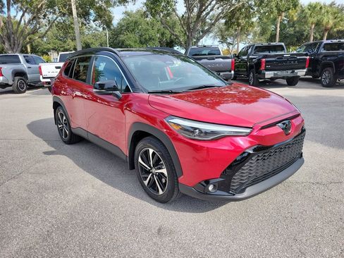 Used 2025 Toyota Corolla Cross AWD Hybrid image 2