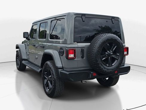 Used 2022 Jeep Wrangler Unlimited Sahara AWD/4WD image 6