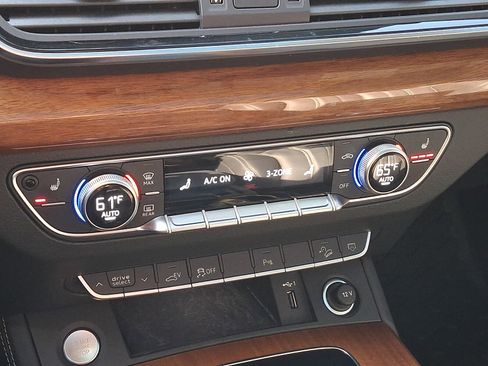 Used 2022 Audi Q5 e Premium Plus image 16