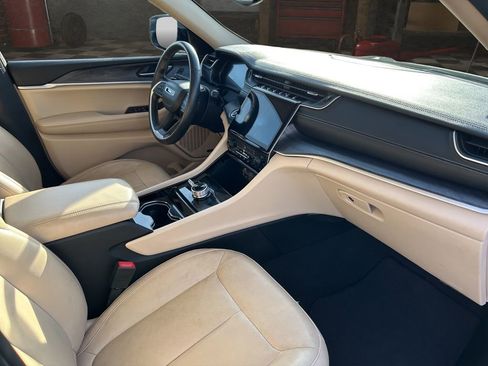 Used 2021 Jeep Grand Cherokee L Limited image 15