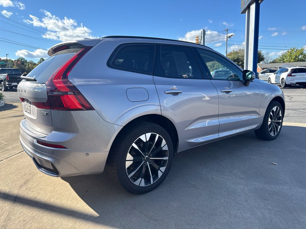 Used 2026 Volvo XC60 B5 Plus AWD/4WD image 5