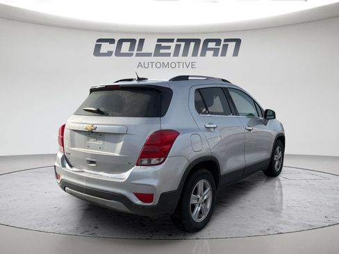 Used 2018 Chevrolet Trax LT w/ LT Convenience Package image 5