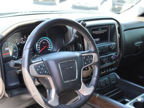 Used 2018 GMC Sierra 1500 Denali w/ Denali Ultimate Package AWD/4WD image 10