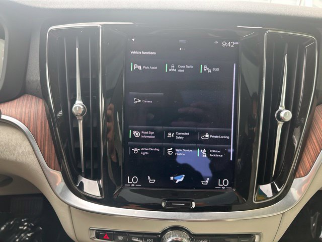 Used 2022 Volvo S60 B5 Momentum w/ Climate Package FWD image 25