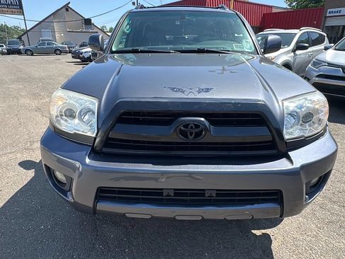 Used 2006 Toyota 4Runner Limited AWD/4WD image 2