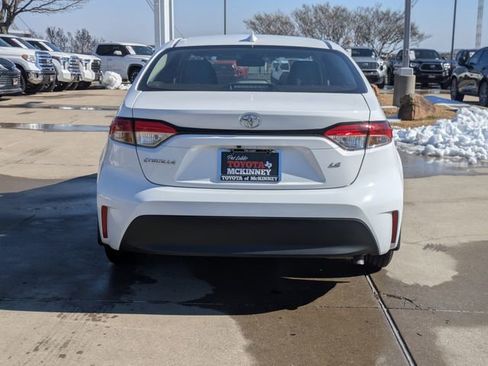 Used 2025 Toyota Corolla LE image 6