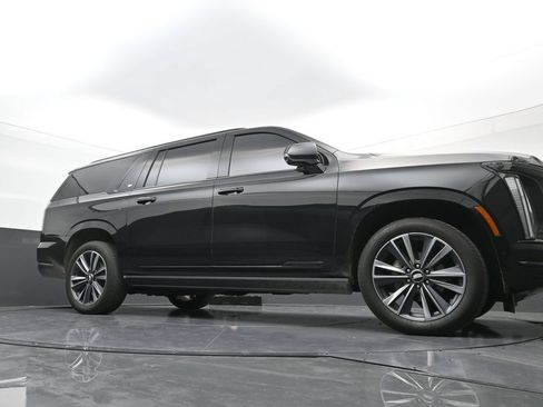 Used 2025 Cadillac Escalade ESV Sport w/ Touring Package AWD/4WD image 22