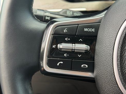 Certified 2022 Kia Sorento S w/ Panoramic Sunroof Package AWD/4WD image 44