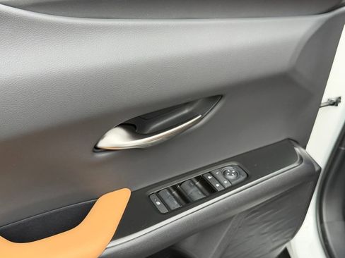 New 2026 Lexus UX 300h AWD image 11