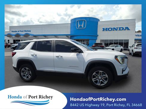 Used 2025 GMC Terrain Elevation FWD image 1