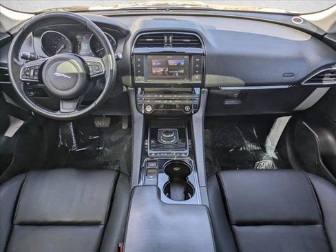 Used 2017 Jaguar F-PACE Premium AWD/4WD image 17