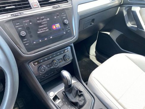 Used 2020 Volkswagen Tiguan SE w/ 3rd Row Seat Package AWD/4WD image 17