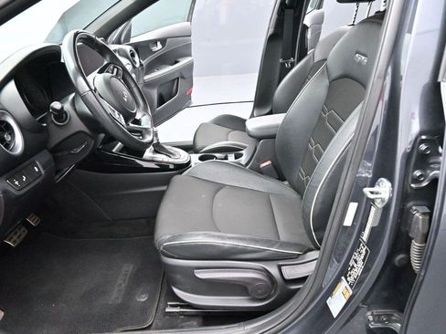 Used 2022 Kia Forte GT-Line FWD image 12