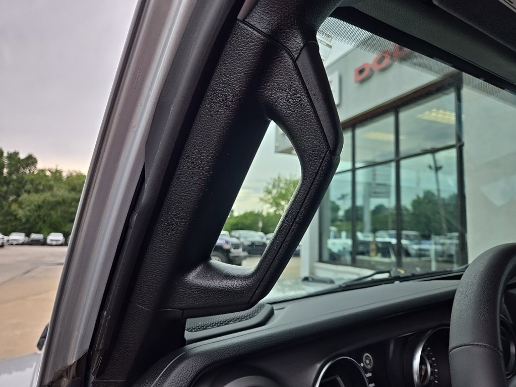 Used 2023 Jeep Gladiator Sport AWD/4WD image 43