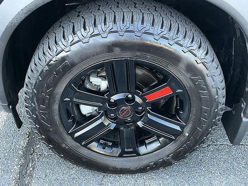 Certified 2025 Nissan Rogue SV AWD/4WD image 9