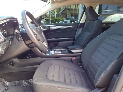 Used 2020 Ford Fusion SE FWD image 22