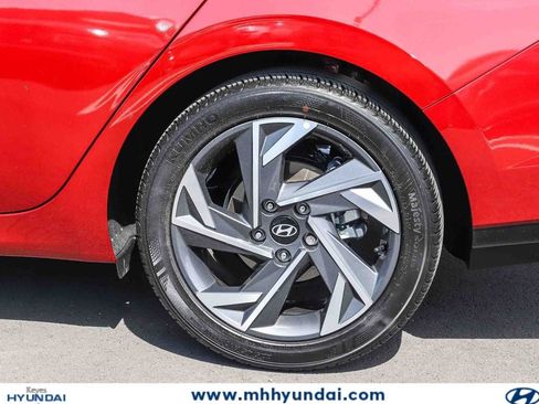 Certified 2024 Hyundai Elantra SEL w/ Convenience Package FWD image 10
