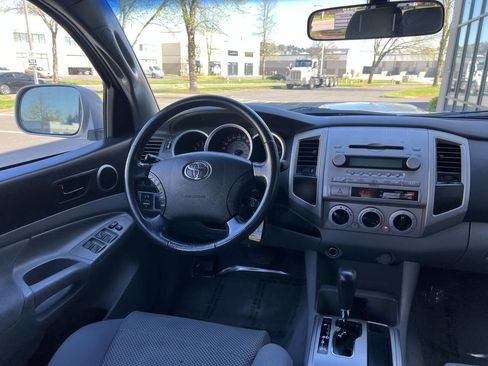 Used 2006 Toyota Tacoma PreRunner image 13