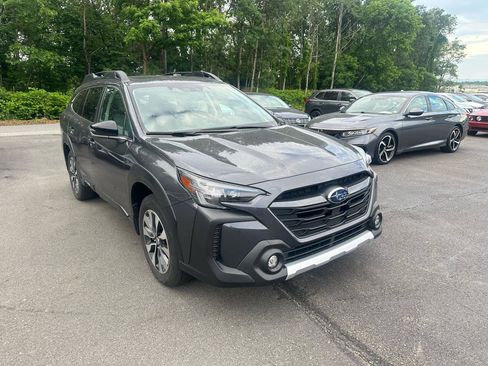 Used 2024 Subaru Outback Limited XT AWD/4WD image 3