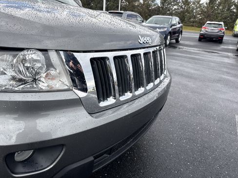 Used 2012 Jeep Grand Cherokee Laredo image 2
