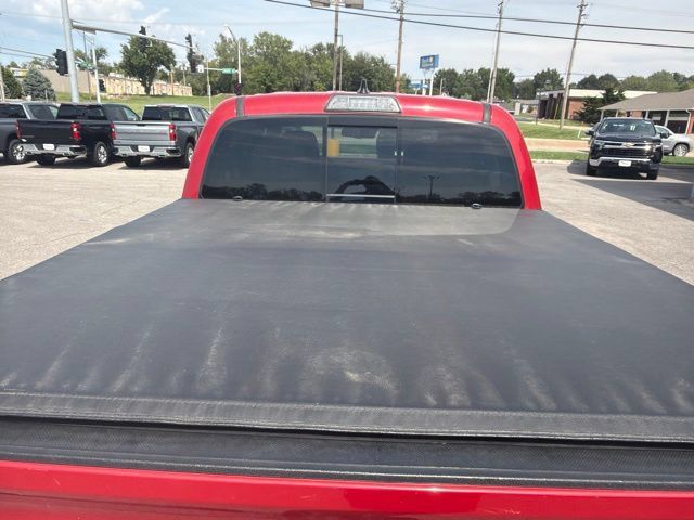 Used 2018 Toyota Tacoma TRD Off-Road AWD/4WD image 27