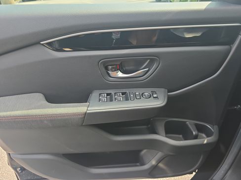 Used 2025 Honda Pilot Sport image 27