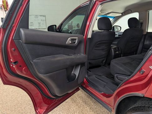 Used 2013 Nissan Pathfinder SV AWD/4WD image 12