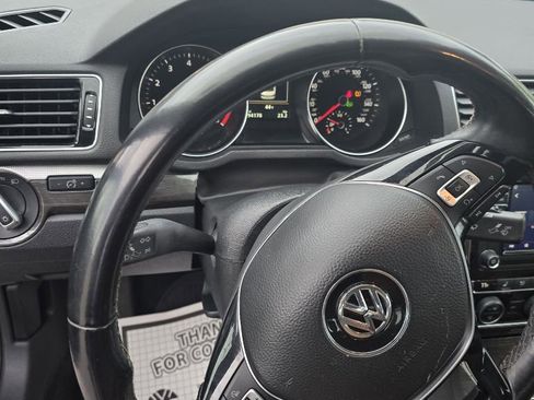Used 2018 Volkswagen Passat 2.0T SEL Premium image 12