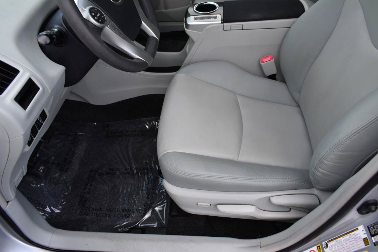Used 2012 Toyota Prius V Five FWD image 26