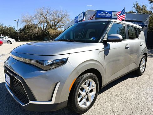 Used 2024 Kia Soul LX w/ Option Group 015 FWD image 7