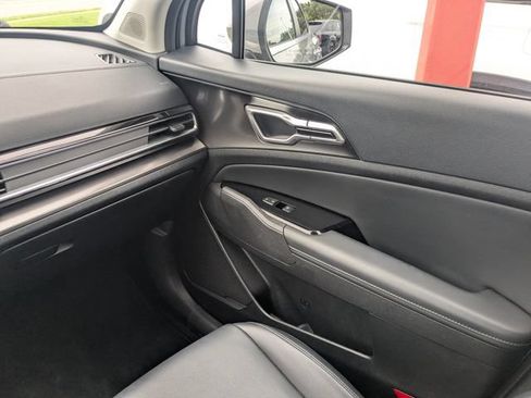 Certified 2024 Kia Sportage EX FWD image 18