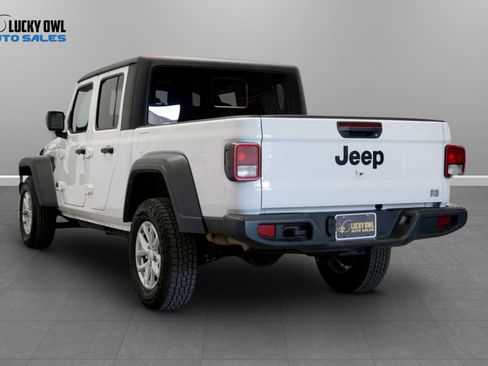 Used 2023 Jeep Gladiator Sport AWD/4WD image 4