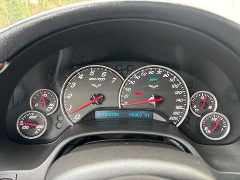 Used 2005 Chevrolet Corvette Convertible w/ Preferred Equipment Group image 9