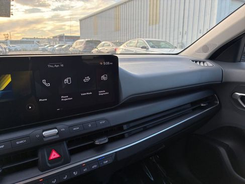 Used 2025 Kia K4 LXS FWD image 34
